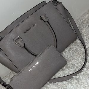 Michael Kors purse and matching wallet